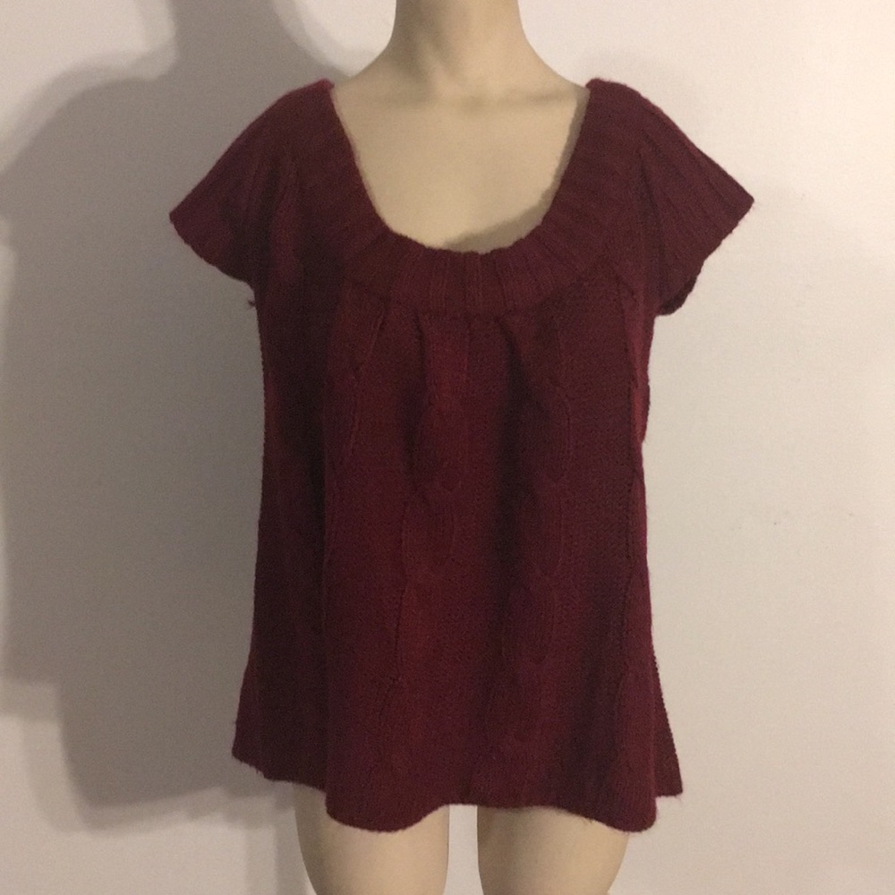 Short sleeve knit sweater